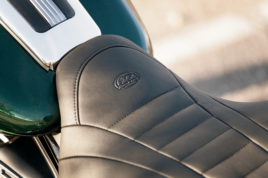 Mustang Deluxe Touring Seat