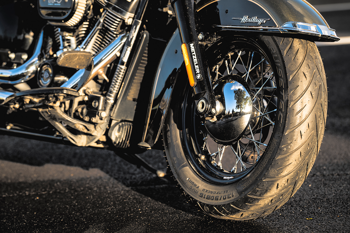 Metzeler Cruisetec Front Tire - 130/60B19 61H - Blackwall (manufacturer reference image)
